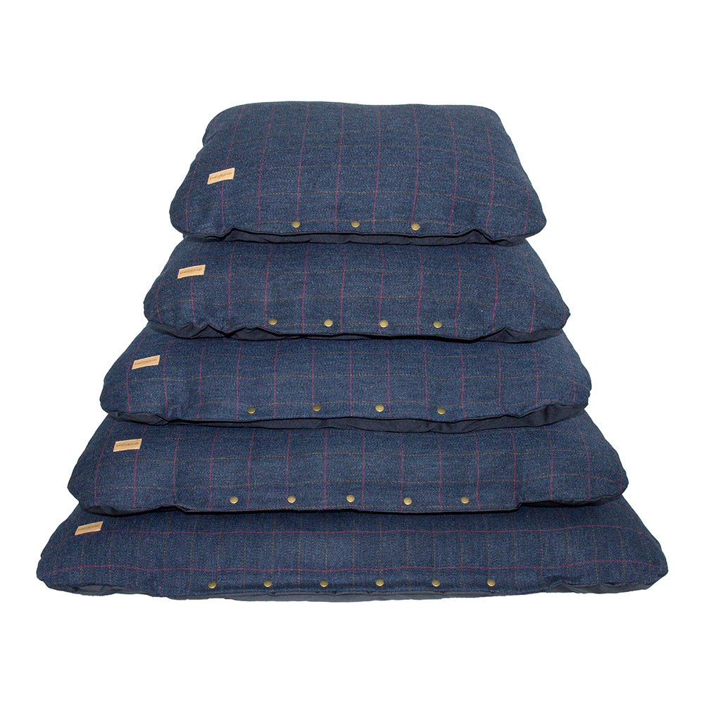 Earthbound Flat Cushion Tweed Bed